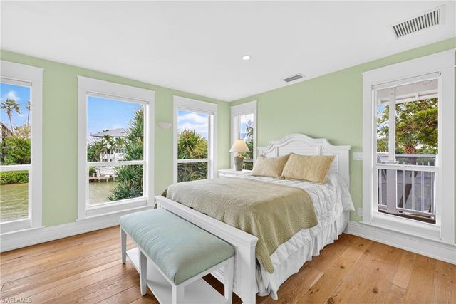 1480 Angel DR, Sanibel, FL 33957