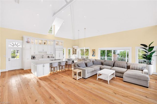 1480 Angel DR, Sanibel, FL 33957