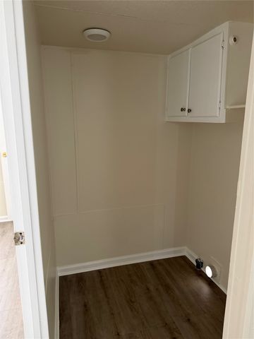 3601 Hedge Row Street, Granbury, TX 76048