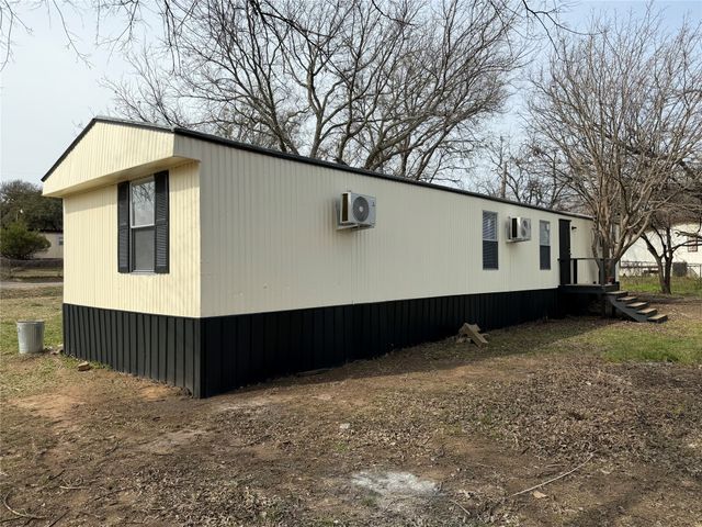 3601 Hedge Row Street, Granbury, TX 76048