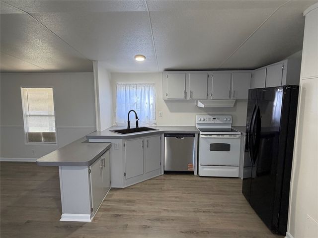 3601 Hedge Row Street, Granbury, TX 76048