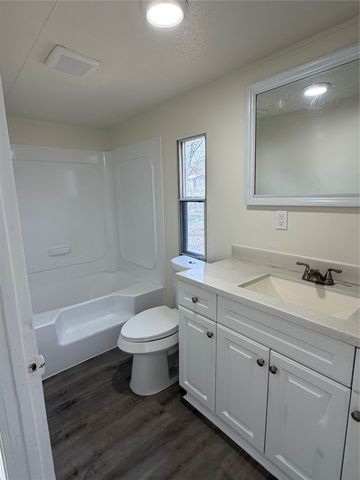 3601 Hedge Row Street, Granbury, TX 76048