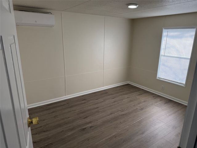 3601 Hedge Row Street, Granbury, TX 76048