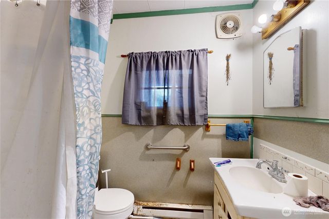 1516 Riddell Street, Raymond, WA 98577