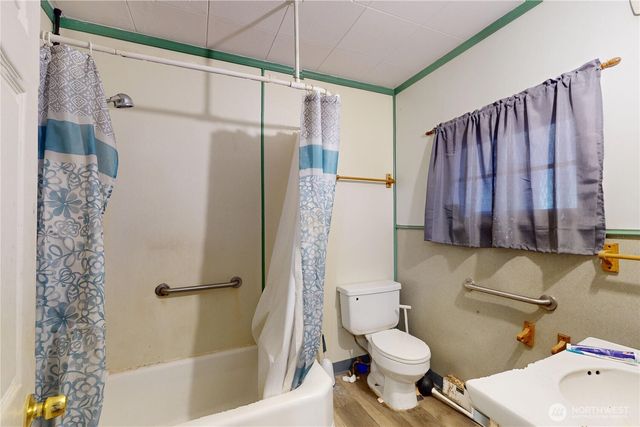 1516 Riddell Street, Raymond, WA 98577