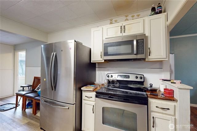 1516 Riddell Street, Raymond, WA 98577