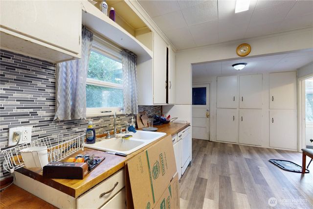 1516 Riddell Street, Raymond, WA 98577