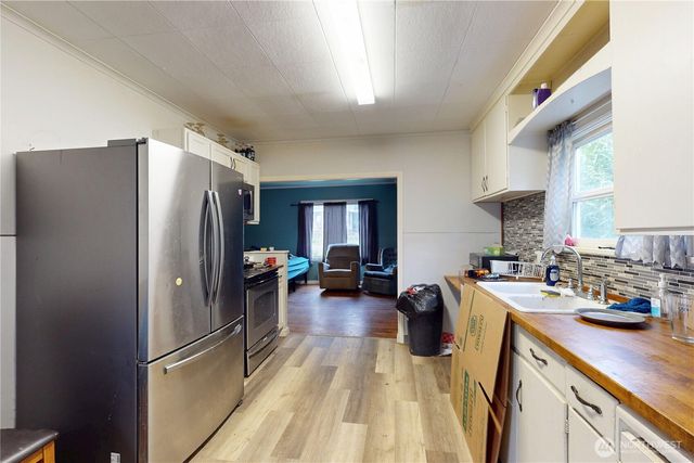 1516 Riddell Street, Raymond, WA 98577