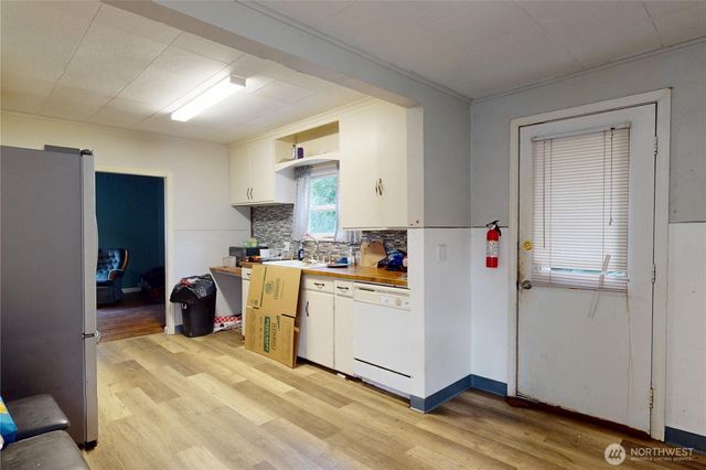 1516 Riddell Street, Raymond, WA 98577