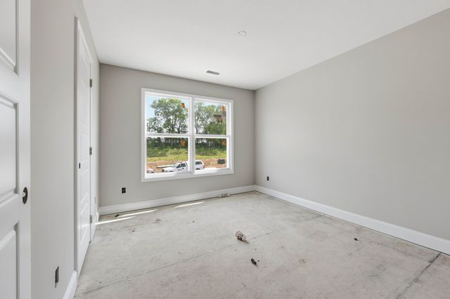 2804 Brewster Dr, Clarksville, TN 37042