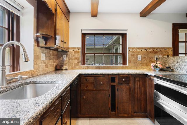 71 FOREST LN, Swarthmore, PA 19081