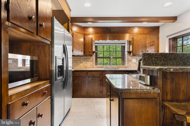 71 FOREST LN, Swarthmore, PA 19081