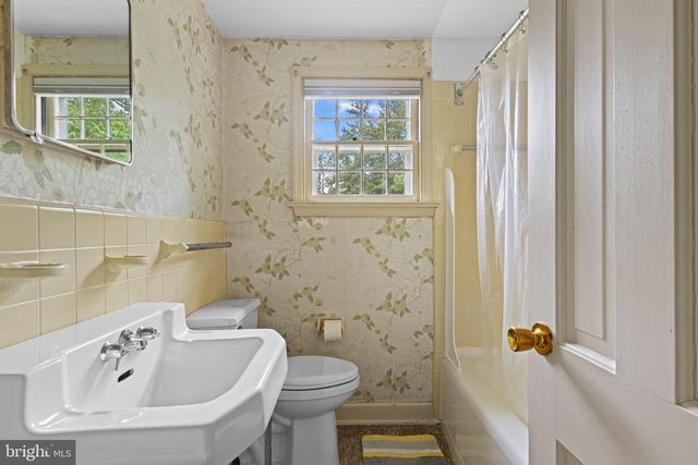 71 FOREST LN, Swarthmore, PA 19081