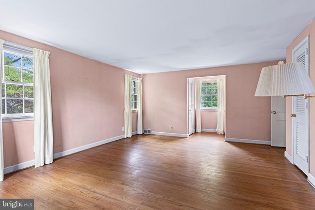 71 FOREST LN, Swarthmore, PA 19081