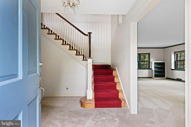 71 FOREST LN, Swarthmore, PA 19081