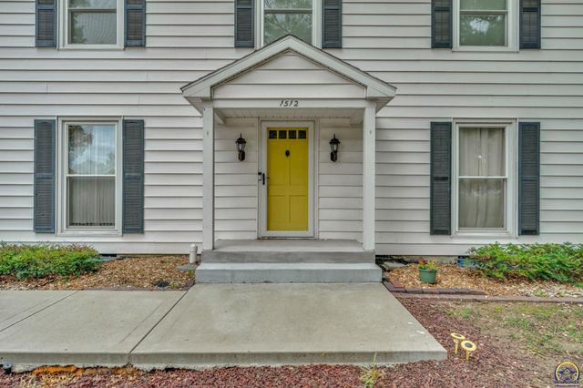 1512 SW Ward PKY, Topeka, KS 66604