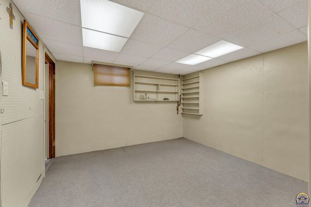 1512 SW Ward PKY, Topeka, KS 66604