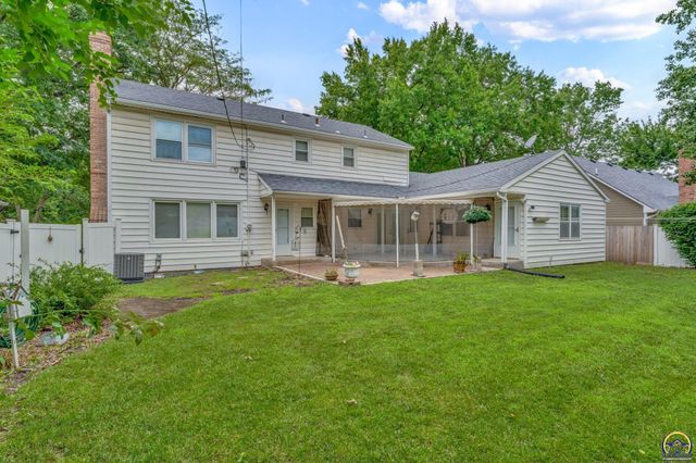 1512 SW Ward PKY, Topeka, KS 66604
