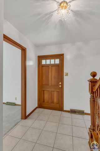 1512 SW Ward PKY, Topeka, KS 66604