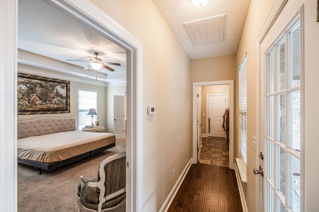 1084 N McMahan Dr, Gallatin, TN 37066