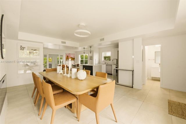 725 W 51st St, Miami Beach, FL 33140