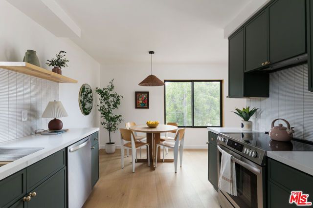 4412 Finley Avenue 5, Los Angeles, CA 90027