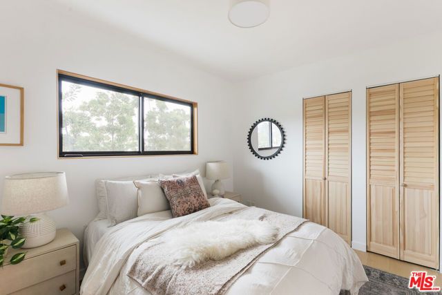 4412 Finley Avenue 5, Los Angeles, CA 90027
