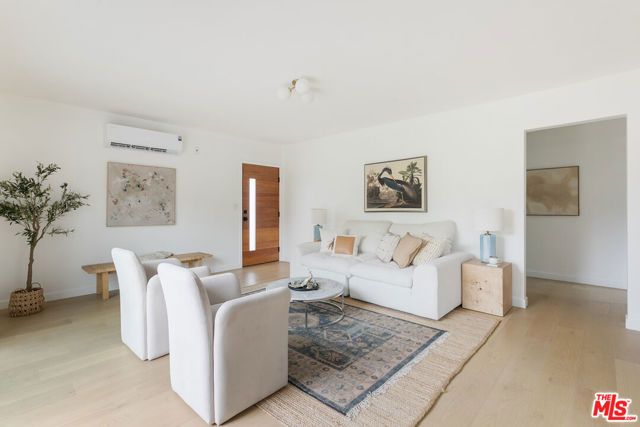 4412 Finley Avenue 5, Los Angeles, CA 90027