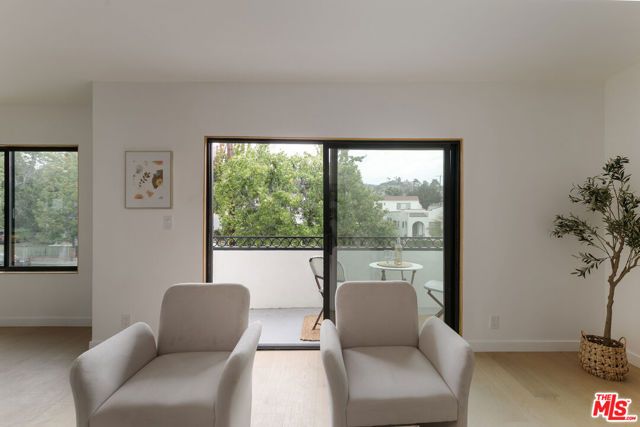 4412 Finley Avenue 5, Los Angeles, CA 90027