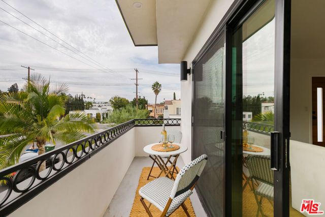 4412 Finley Avenue 5, Los Angeles, CA 90027