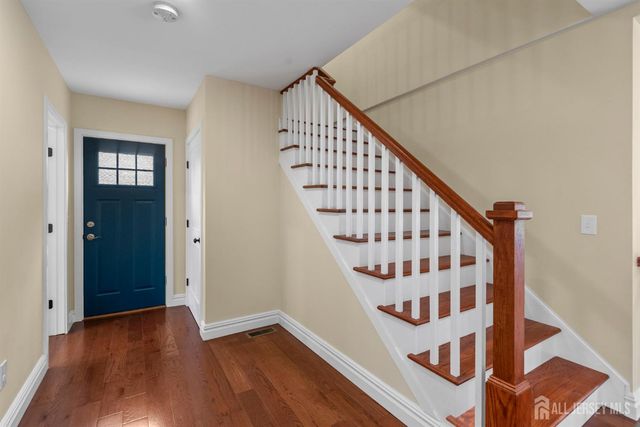 59 Oakland Avenue, Edison, NJ 08817