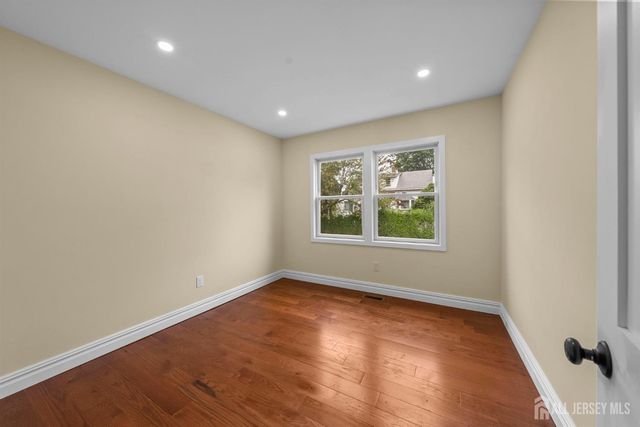 59 Oakland Avenue, Edison, NJ 08817