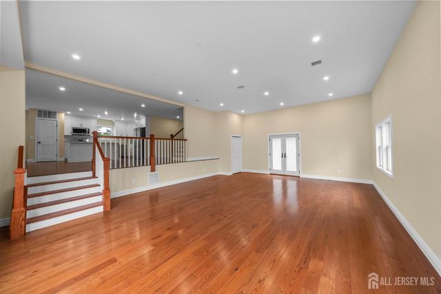 59 Oakland Avenue, Edison, NJ 08817