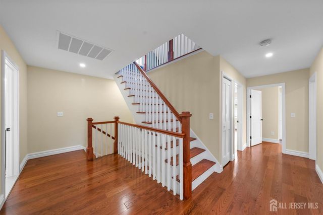 59 Oakland Avenue, Edison, NJ 08817