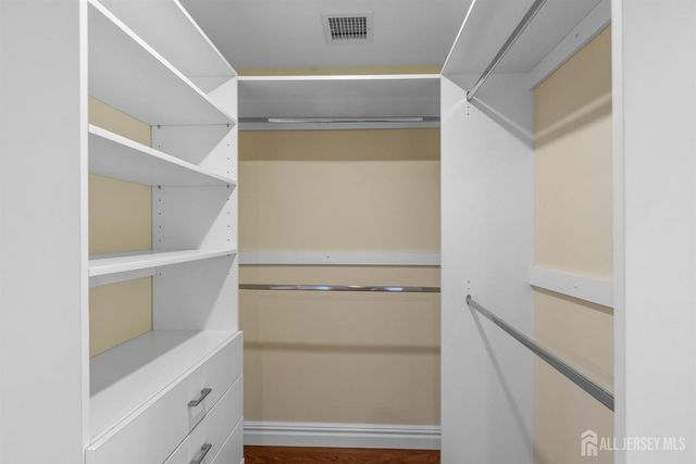 59 Oakland Avenue, Edison, NJ 08817