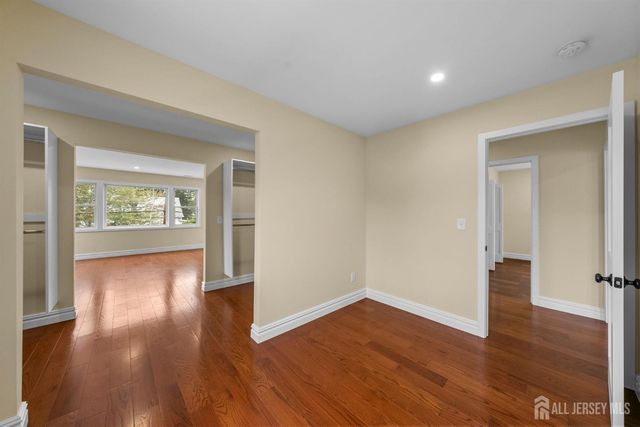 59 Oakland Avenue, Edison, NJ 08817