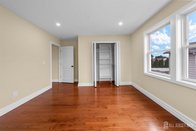 59 Oakland Avenue, Edison, NJ 08817