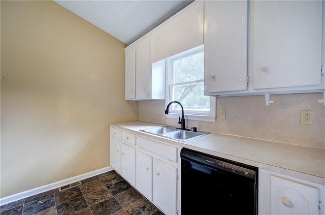 21 Winter Wood Court, Taylorsville, GA 30178