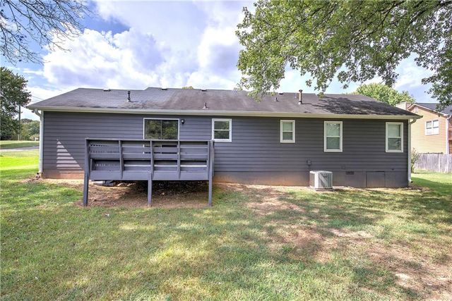 21 Winter Wood Court, Taylorsville, GA 30178