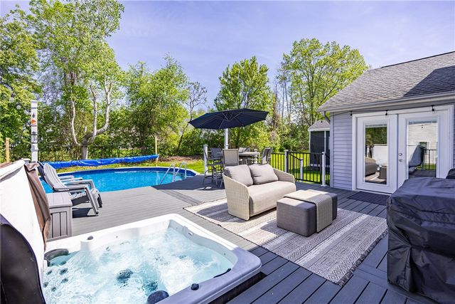 722 Brookeville Drive, Webster, NY 14580