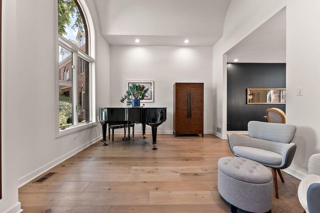 10022 Tanglewood Court, Munster, IN 46321