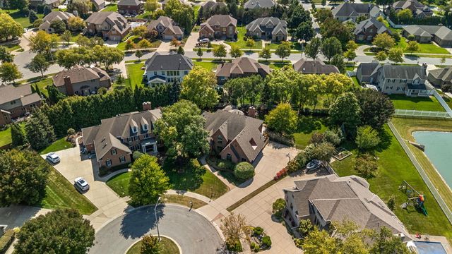 10022 Tanglewood Court, Munster, IN 46321