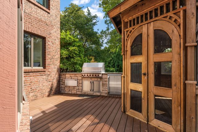 10022 Tanglewood Court, Munster, IN 46321