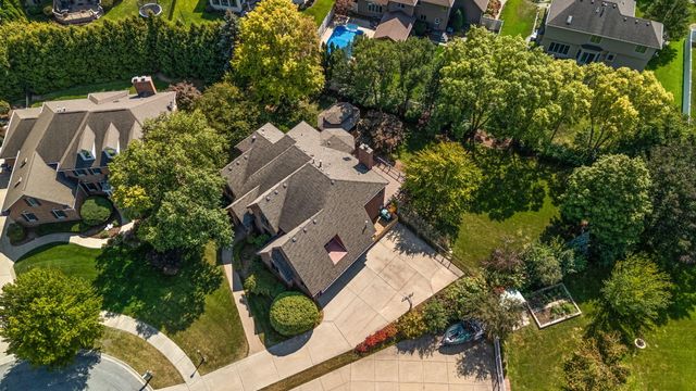 10022 Tanglewood Court, Munster, IN 46321