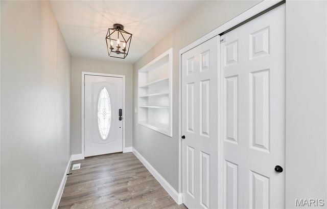 121 Falcon Way, Winfield, MO 63389