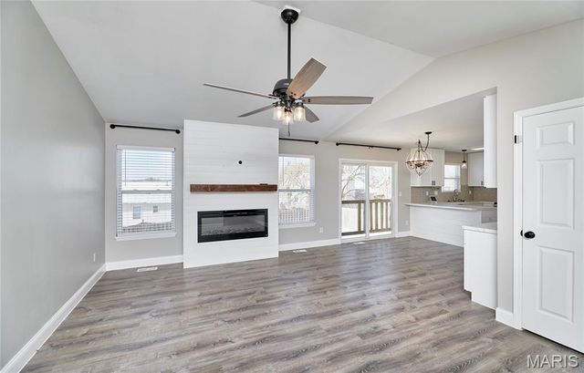 121 Falcon Way, Winfield, MO 63389