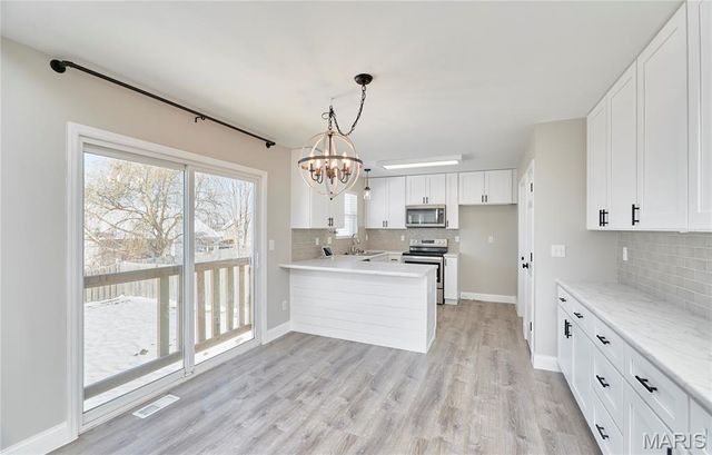 121 Falcon Way, Winfield, MO 63389