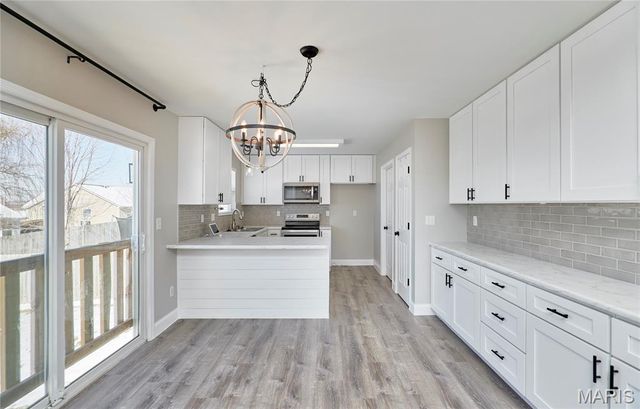 121 Falcon Way, Winfield, MO 63389