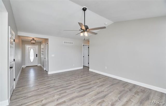 121 Falcon Way, Winfield, MO 63389