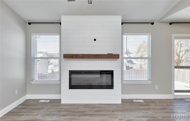 121 Falcon Way, Winfield, MO 63389